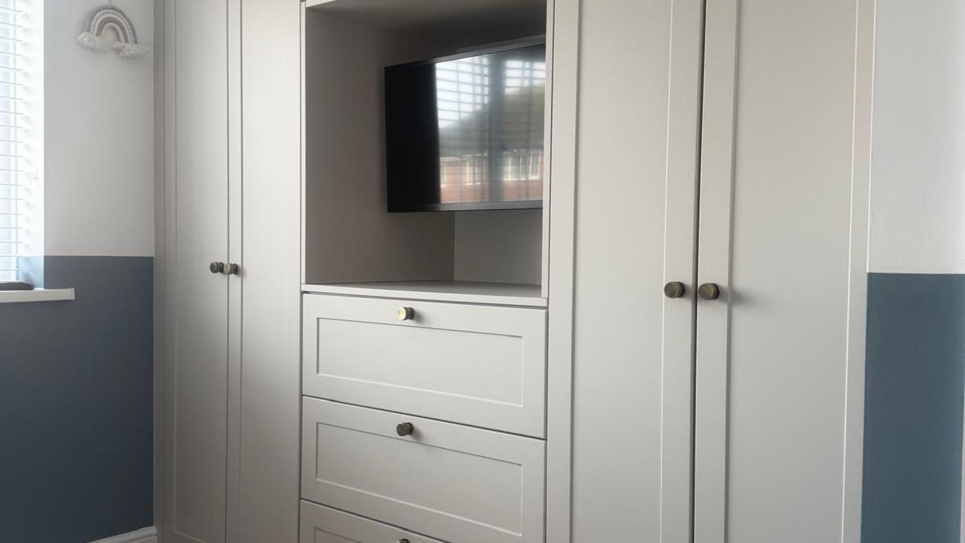 Fitted wardrobes 3
